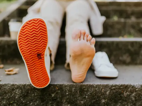 Barefoot - co to znaczy? Zdrowe stopy i naturalny ruch